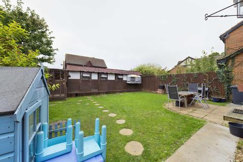 2 Chaceley Close, Abbeymead, Gloucester, GL4 4XP