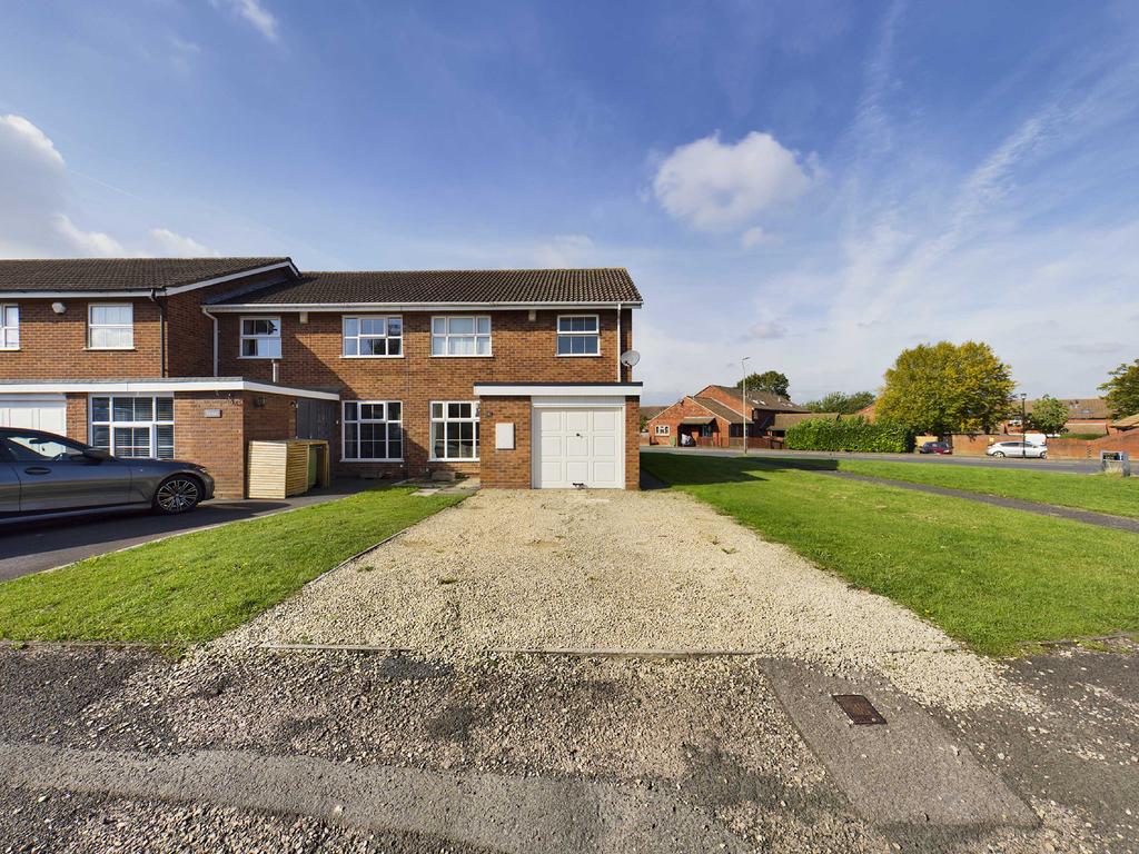 Kempton Grove, Cheltenham, Gloucestershire, GL51 3 bed end of terrace