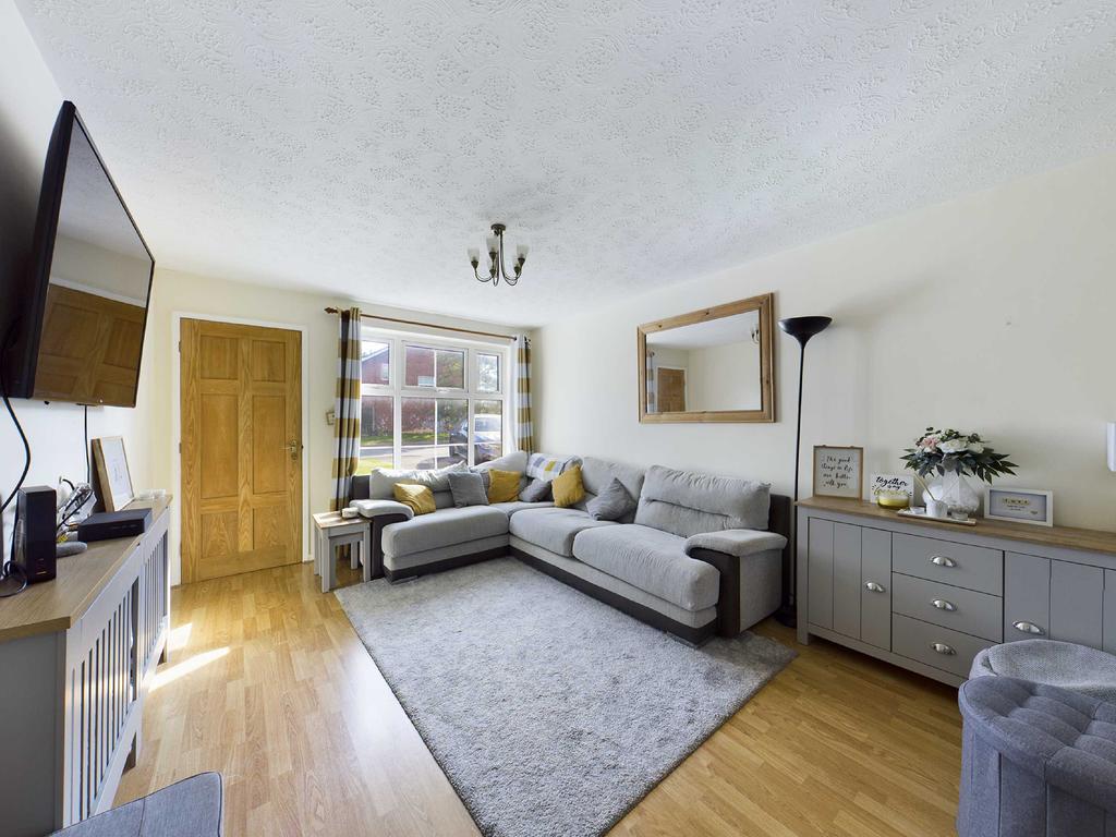 Kempton Grove, Cheltenham, Gloucestershire, GL51 3 bed end of terrace