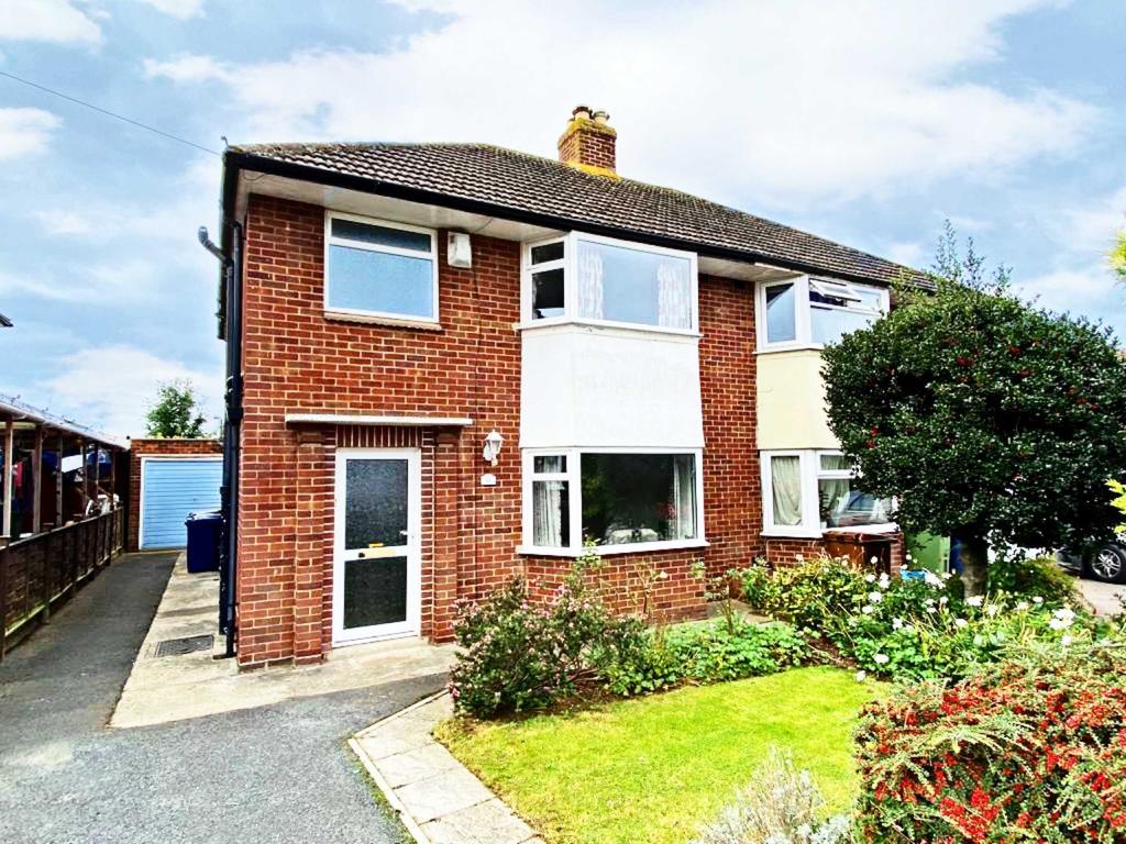 Melville Road, Churchdown... 3 bed semidetached house £300,000