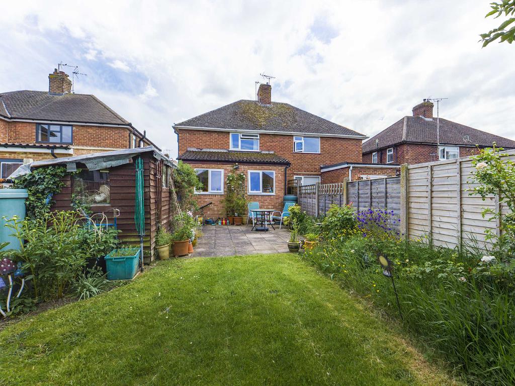 Holtham Avenue, Churchdown... 3 bed semidetached house £270,000