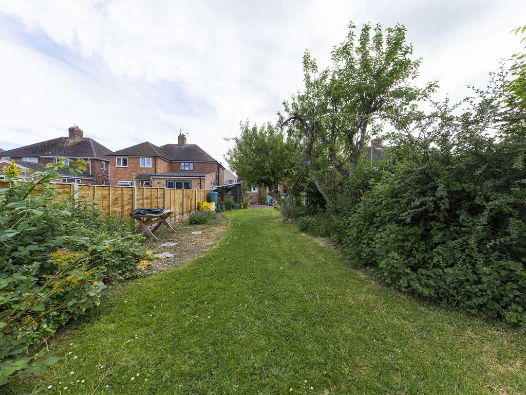 Holtham Avenue, Churchdown... 3 bed semidetached house £270,000