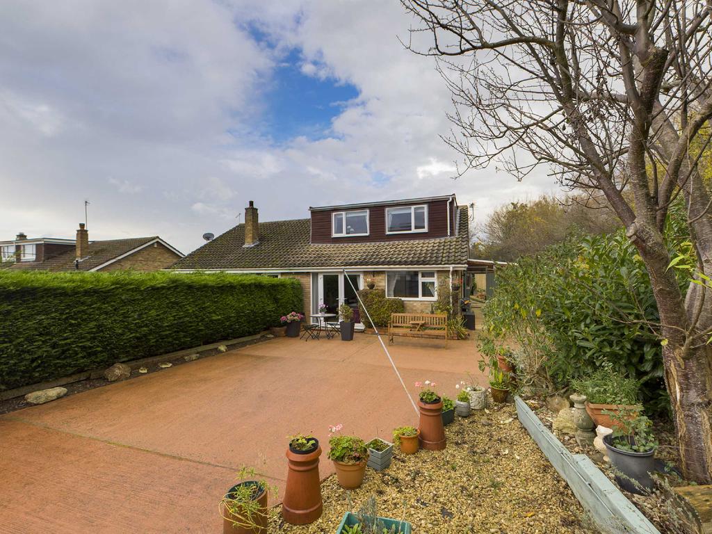 Abbotswood Road, Brockworth, Gloucester, GL3 3 bed semidetached house