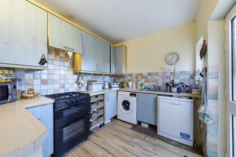 44 Armscroft Road, Gloucester, GL2 0SJ