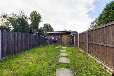 44 Armscroft Road, Gloucester, GL2 0SJ