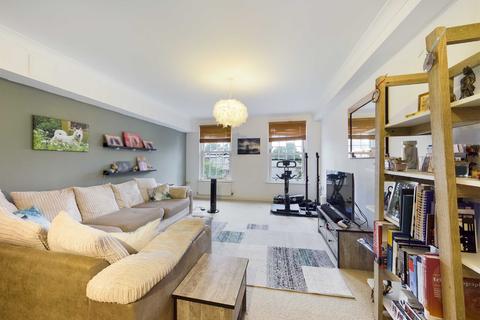 25, Victoria House Mayhill Way, Gloucester, GL1 3NW