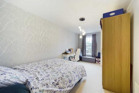 25, Victoria House Mayhill Way, Gloucester, GL1 3NW