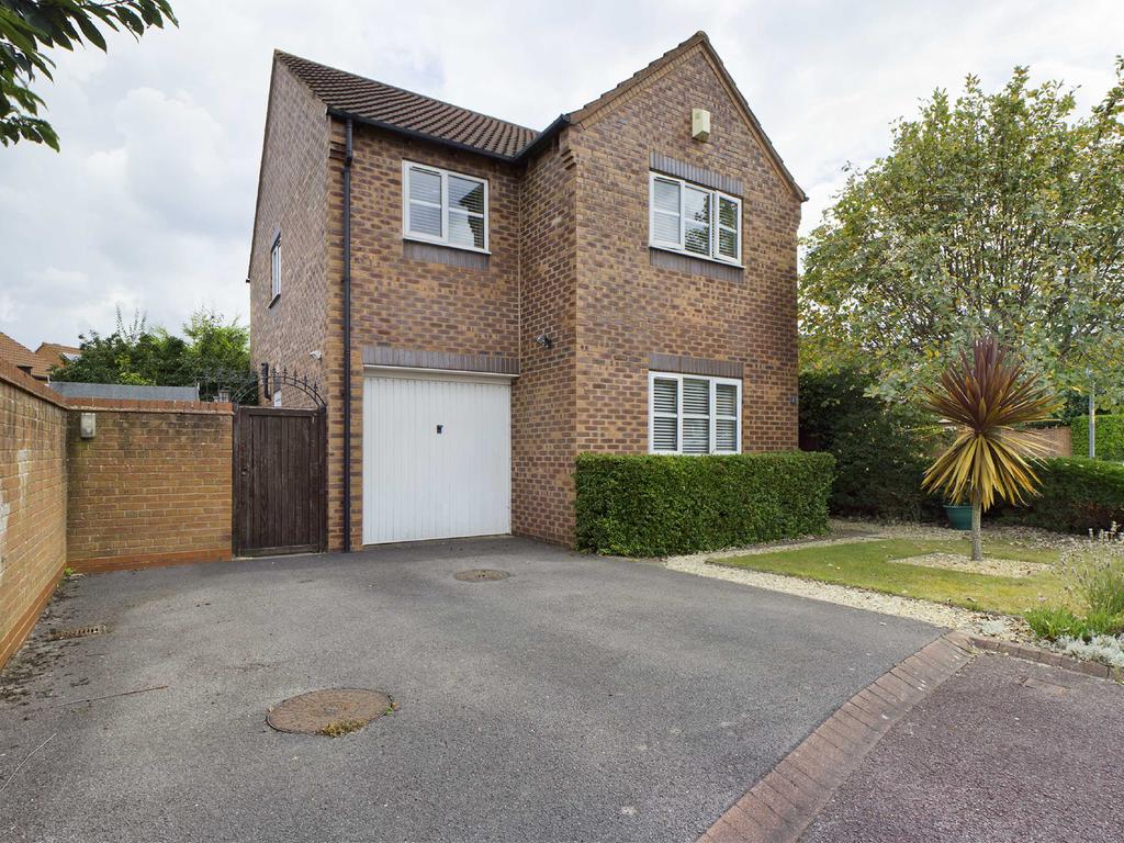 Eldersfield Close, Quedgeley... 4 bed detached house £325,000