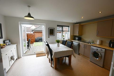 69 Woodvale Kingsway, Quedgeley, Gloucester, GL2 2BU