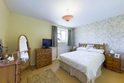 2 bedroom end of terrace house for sale, Water Meadow, Quedgeley, Gloucester, GL2