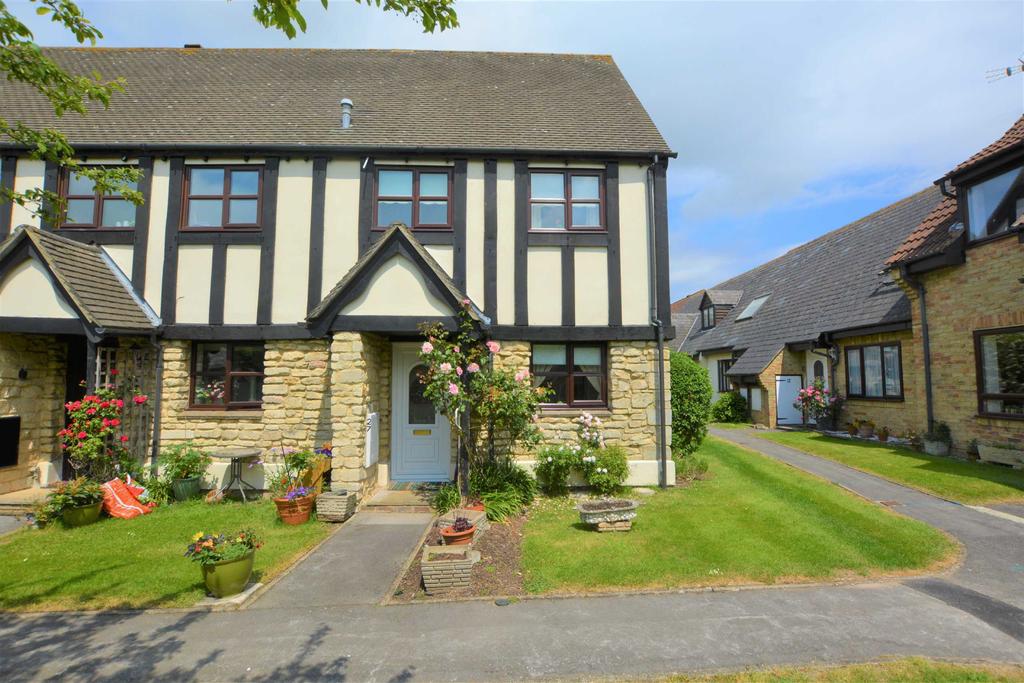 Fieldcourt Farmhouse, Quedgeley... 2 bed end of terrace house £130,000