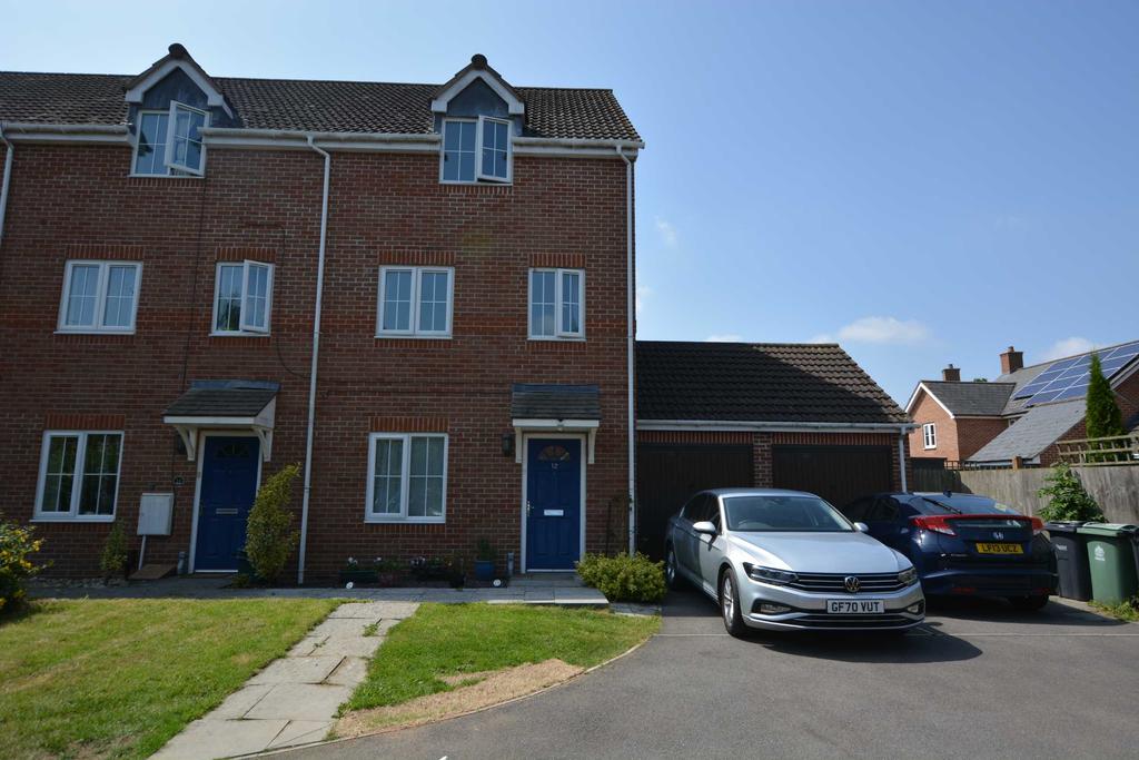 Thatcham Avenue, Kingsway, Gloucester, GL2 4 bed apartment £260,000