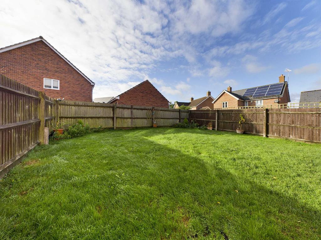 Thatcham Avenue, Kingsway, Gloucester, GL2 4 bed apartment £260,000