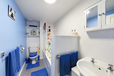 44 Apperley Drive, Quedgeley, Gloucester, GL2 4WP