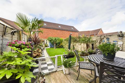 105 Woodvale Kingsway, Quedgeley, Gloucester, GL2 2BU