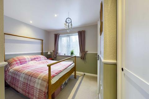 48 Fauld Drive Kingsway, Quedgeley, Gloucester, GL2 2HL