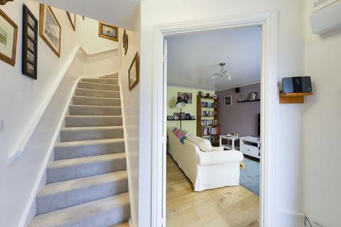 48 Fauld Drive Kingsway, Quedgeley, Gloucester, GL2 2HL