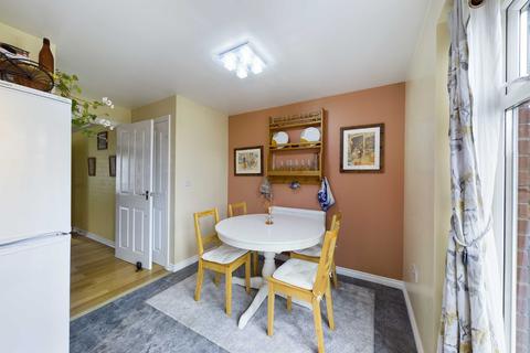 48 Fauld Drive Kingsway, Quedgeley, Gloucester, GL2 2HL