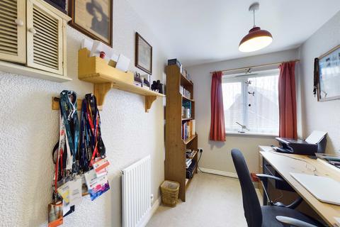 48 Fauld Drive Kingsway, Quedgeley, Gloucester, GL2 2HL