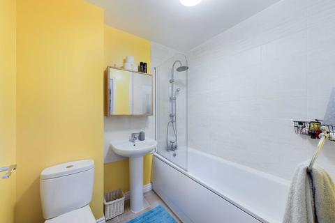 48 Fauld Drive Kingsway, Quedgeley, Gloucester, GL2 2HL