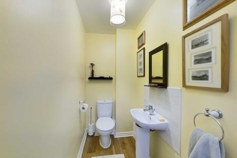 48 Fauld Drive Kingsway, Quedgeley, Gloucester, GL2 2HL