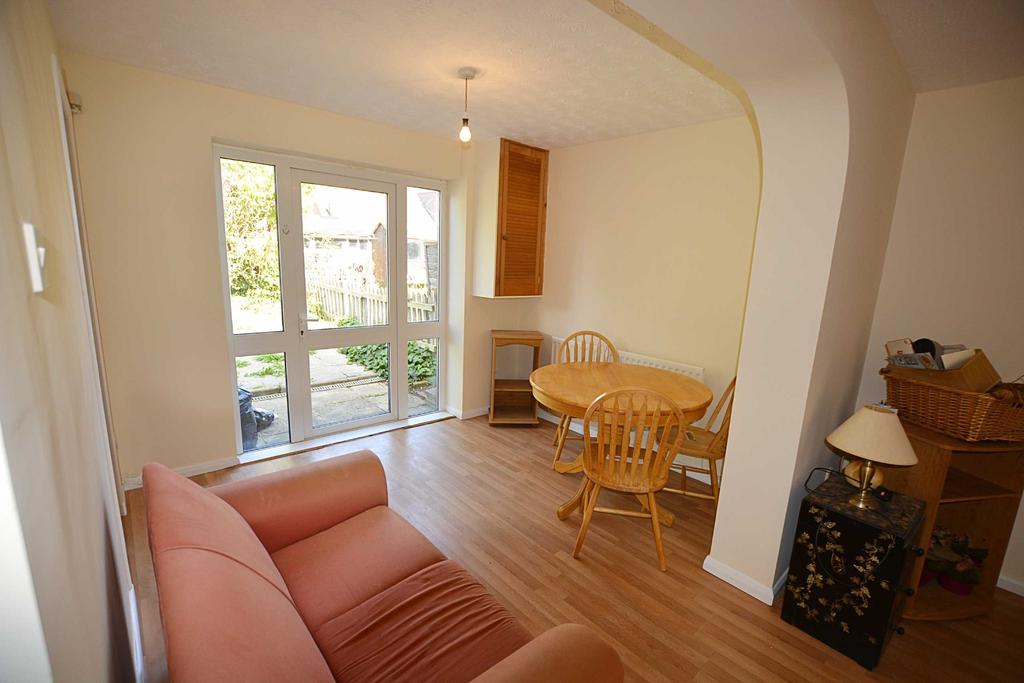 Fieldcourt Gardens, Quedgeley, Gloucester, GL2 2 bed bungalow £180,000