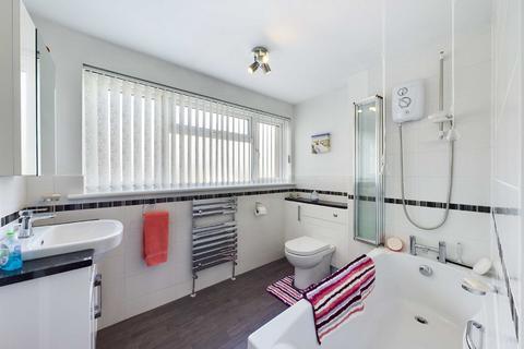 44 Montreal Close, Lower Wick, Worcester, WR2 4DZ
