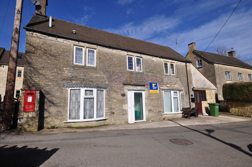 Chalford Hill, Stroud, Gloucestershire, GL6 2 bed detached house £285,000