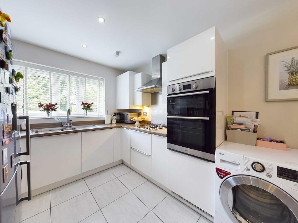 Dyehouse Field, Kings Stanley, Gloucestershire, GL10 3 bed semi