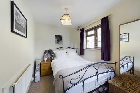 22 Captain Barton Close, Stroud, GL5 1RF