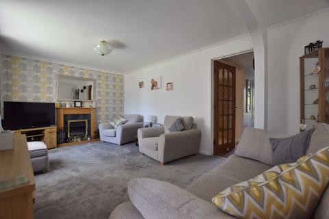 8 Campion Close, Gloucester, GL4 6YQ