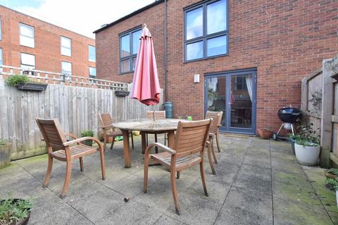 4 Friars Orchard, Gloucester, GL1 1GF