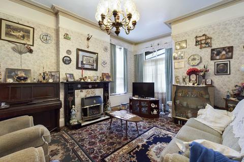 36 Podsmead Road, Gloucester, GL1 5PA
