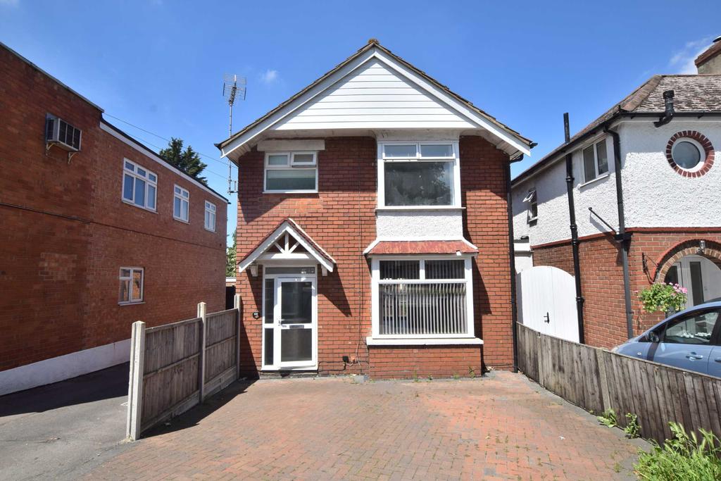 Finlay Road, Gloucester, GL4 3 bed detached house £250,000