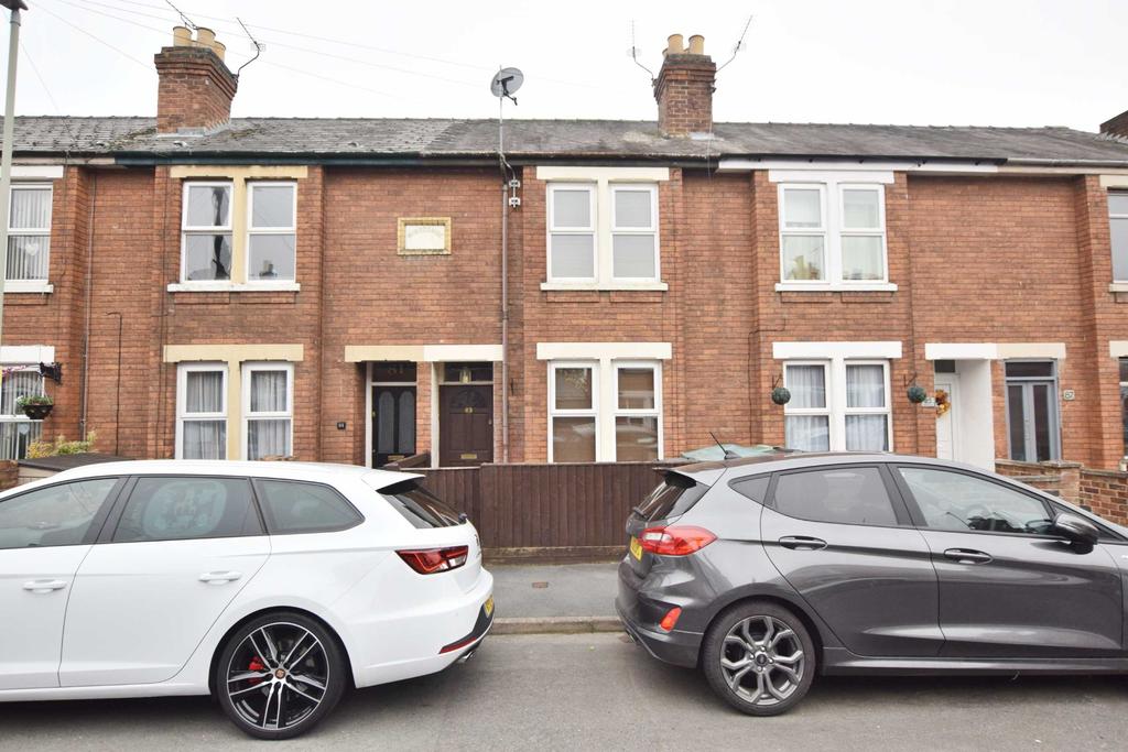 Stanley Road, Gloucester, GL1 2 bed terraced house £190,000