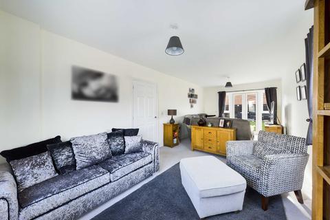 15 Manu Marble Way, Gloucester, GL1 5QZ