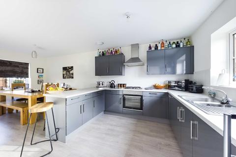 15 Manu Marble Way, Gloucester, GL1 5QZ