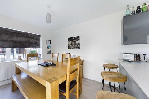 15 Manu Marble Way, Gloucester, GL1 5QZ