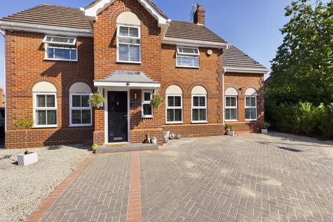 2 Corfe Avenue, Worcester, WR4 0EB