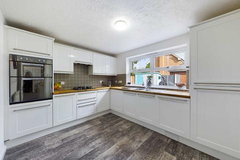 2 Corfe Avenue, Worcester, WR4 0EB