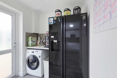 2 Corfe Avenue, Worcester, WR4 0EB