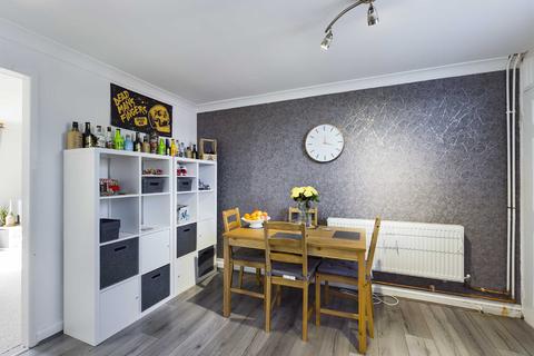 56 Chatcombe Drive, Worcester, WR4 9LT