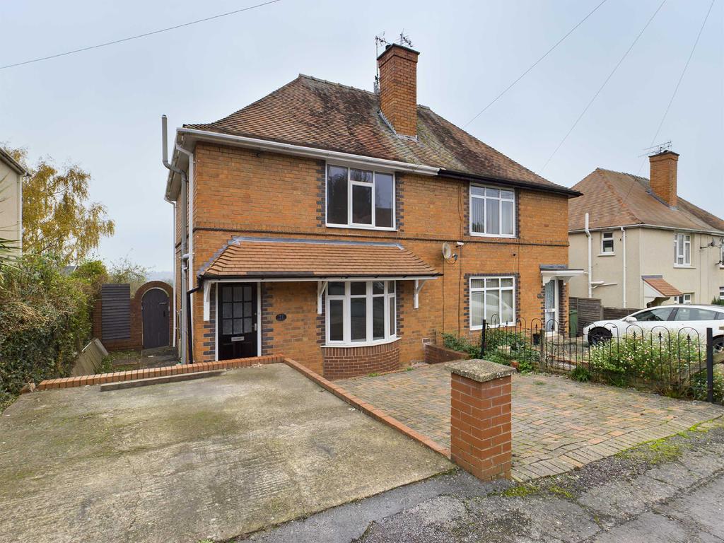 Sycamore Road, Worcester, WR4 3 bed semidetached house £220,000