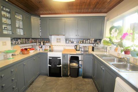 79 Beeston Way, Feltham, TW14 0EU