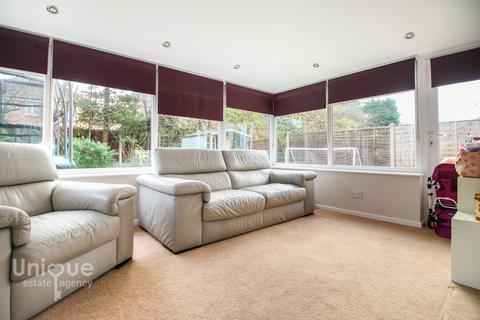 17 Caernarfon Close, Thornton-cleveleys, FY5 4FD