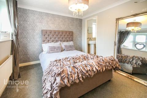 17 Caernarfon Close, Thornton-cleveleys, FY5 4FD