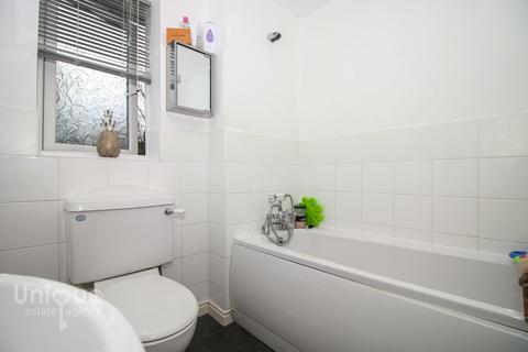 17 Caernarfon Close, Thornton-cleveleys, FY5 4FD