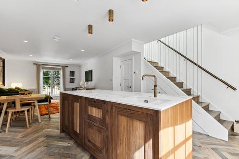 undefined, The Green, Richmond, Surrey, TW9