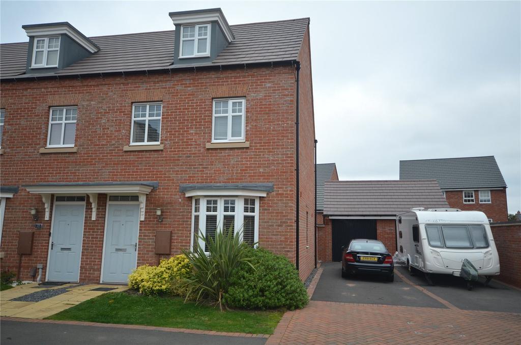 Isla Drive, Lubbesthorpe, Leicester 3 bed end of terrace house £1,400