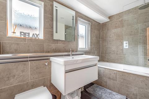 39 Meadow Road, Bromley, BR2 0DX